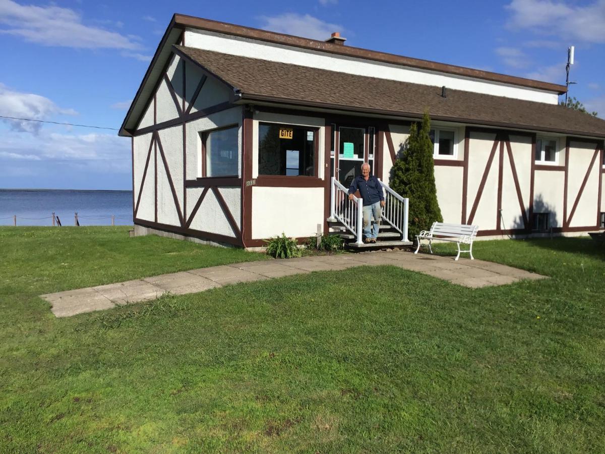 Gite Au Bord De La Baie Bouctouche Exterior photo